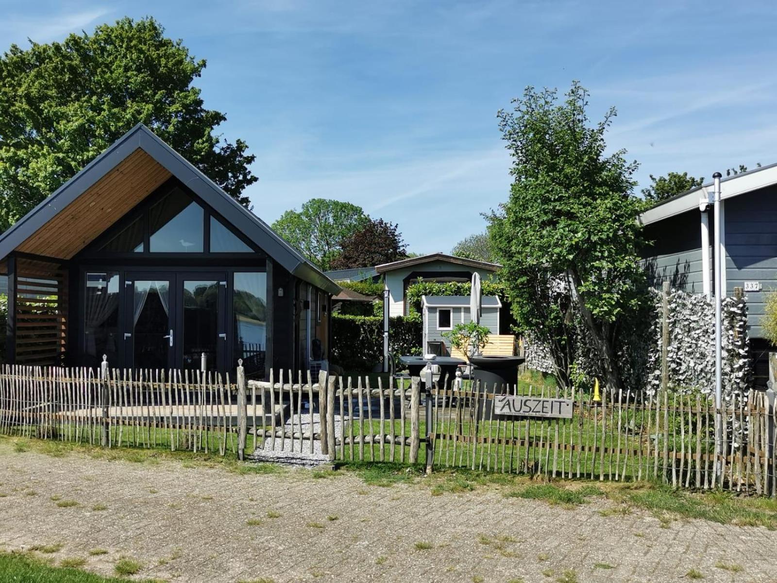 Tiny Haus Auszeit Am See Lathum Eksteriør bilde